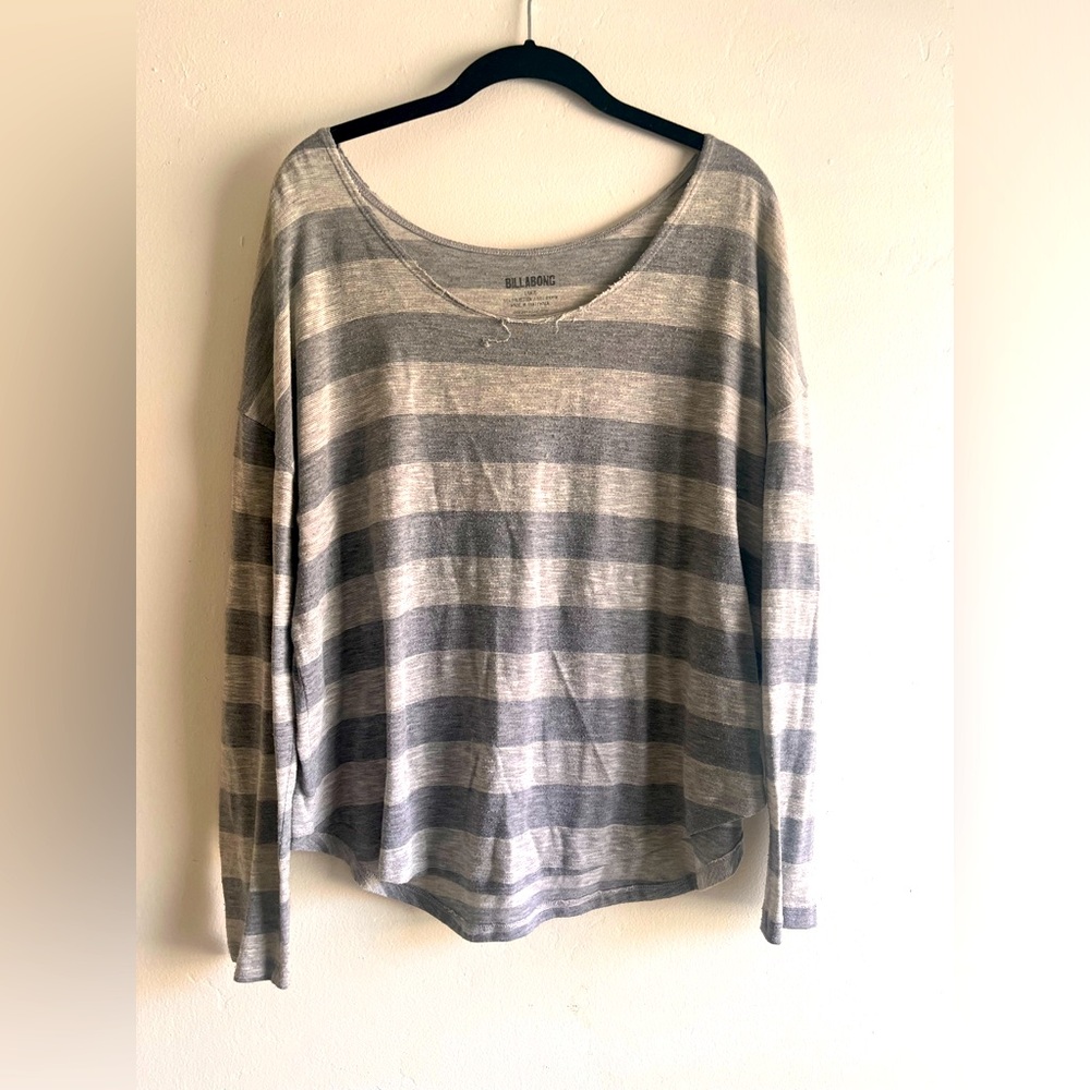 Large distressed Volcom long sleeved top